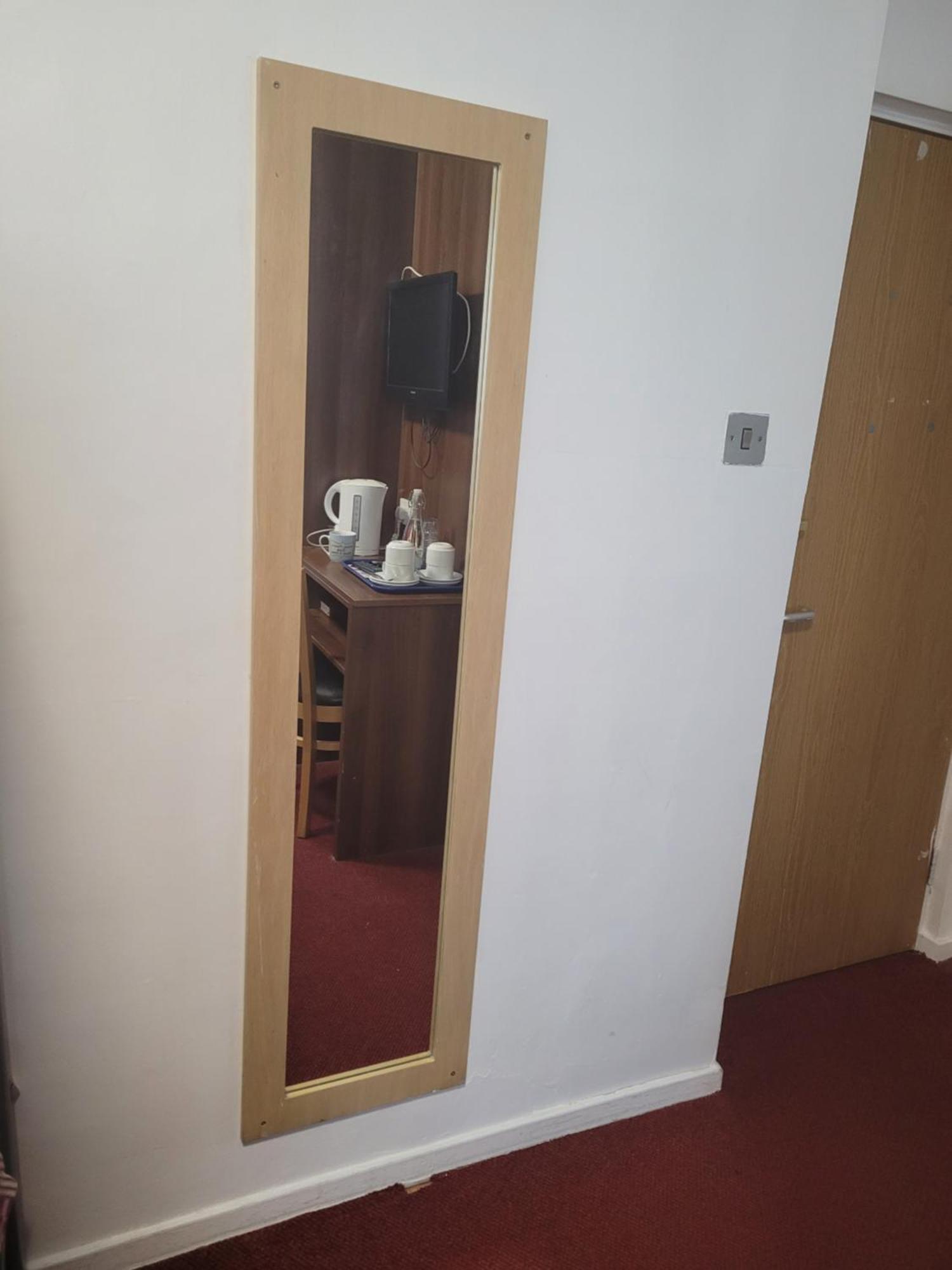 Hotel The Gatwick White House