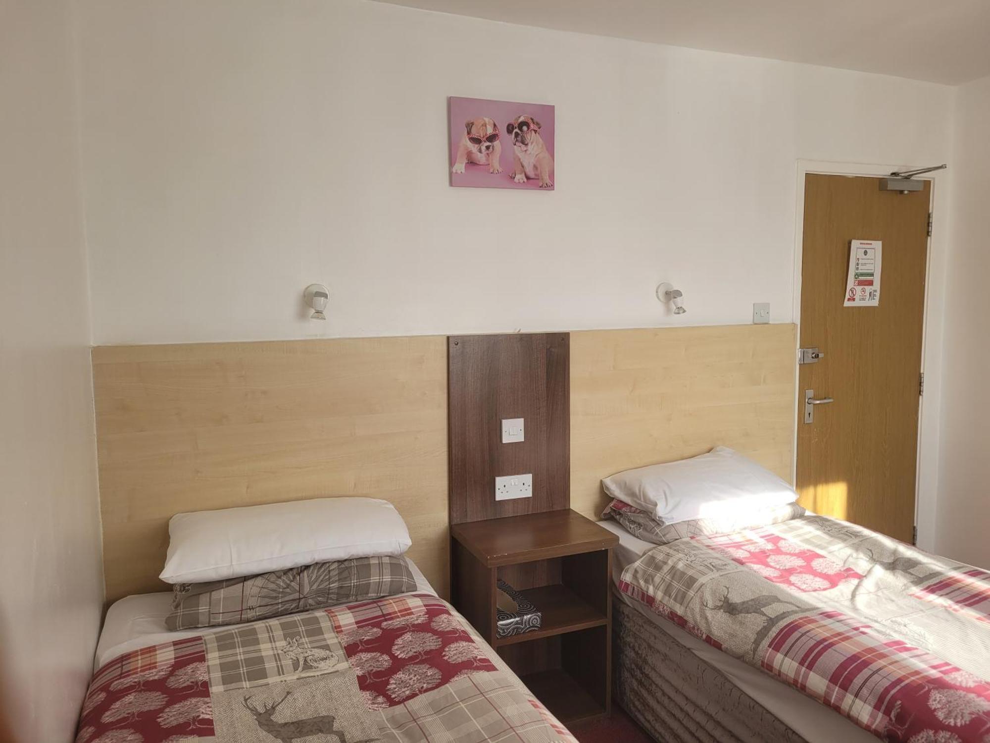 Hotel The Gatwick White House 2*