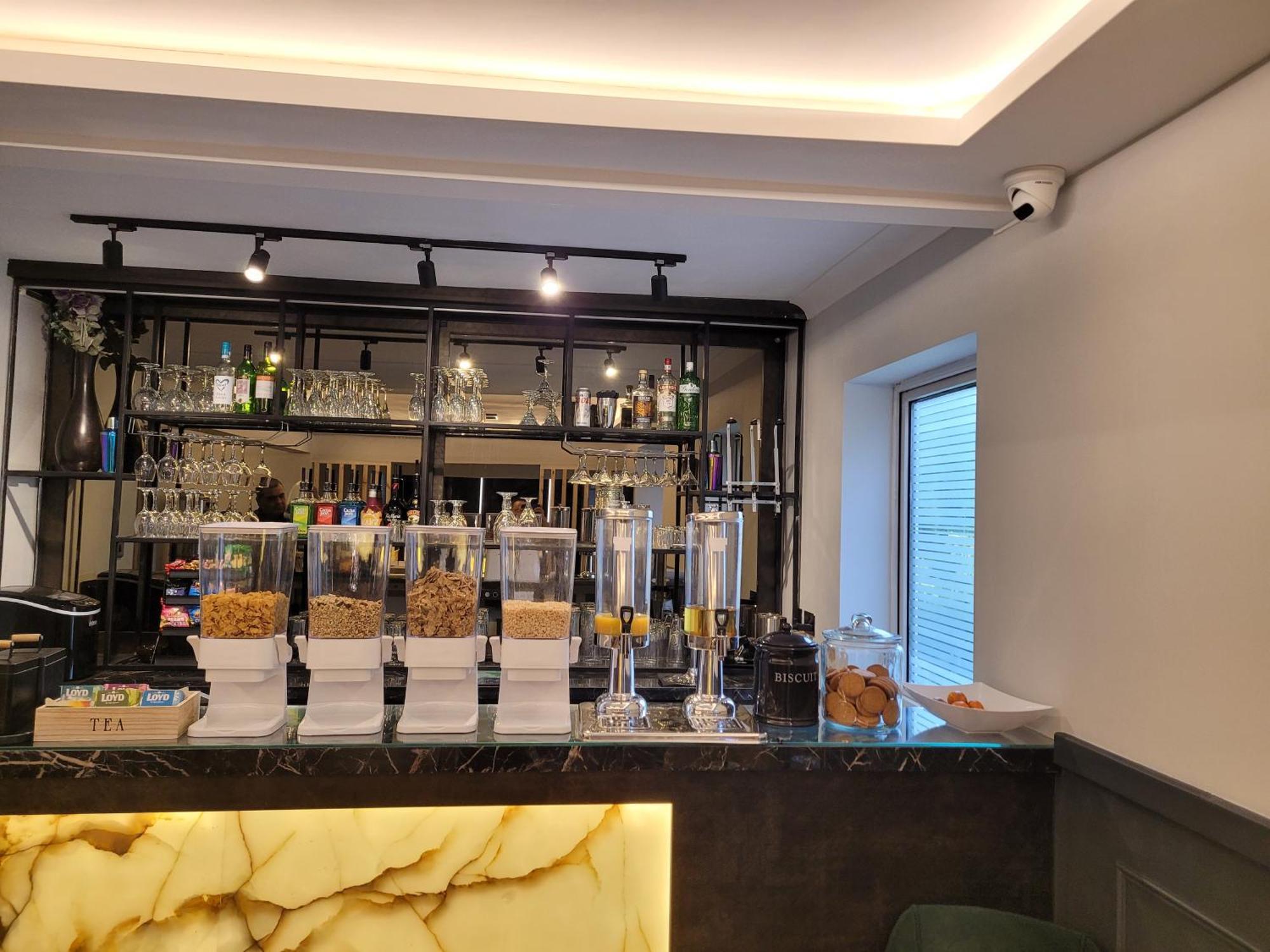 The Gatwick White House Hotel 2*