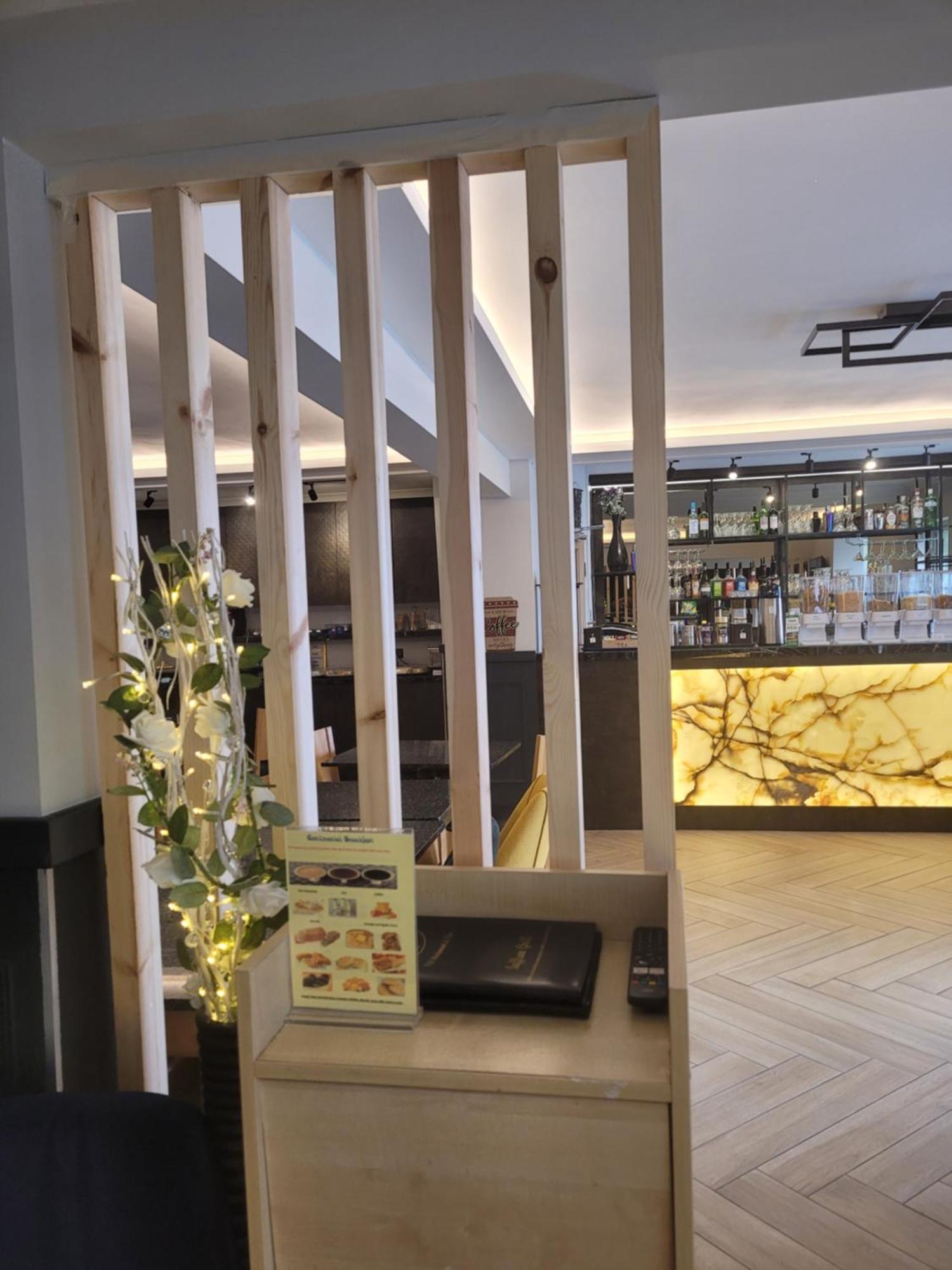 The Gatwick White House Horley