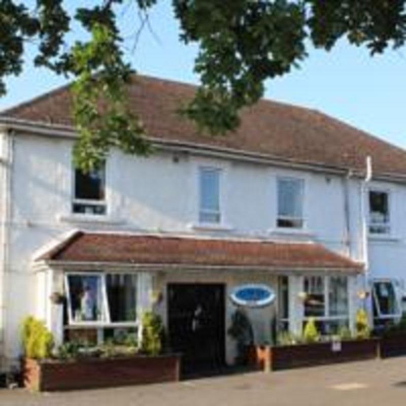 The Gatwick White House 2* Horley